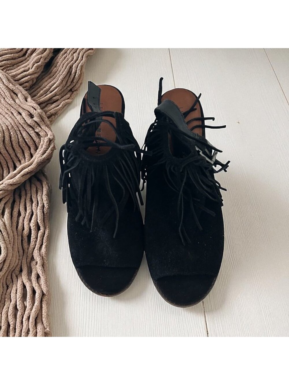 LUCKY BRAND Womens Liennah Black Fringe Heels Size 8